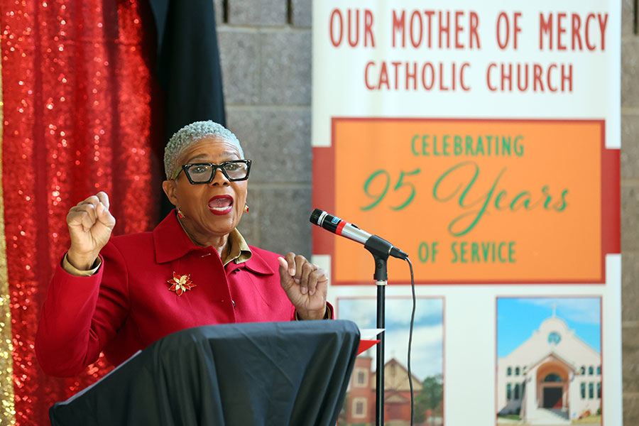 La'Wonda Peoples speaks on the pulpit